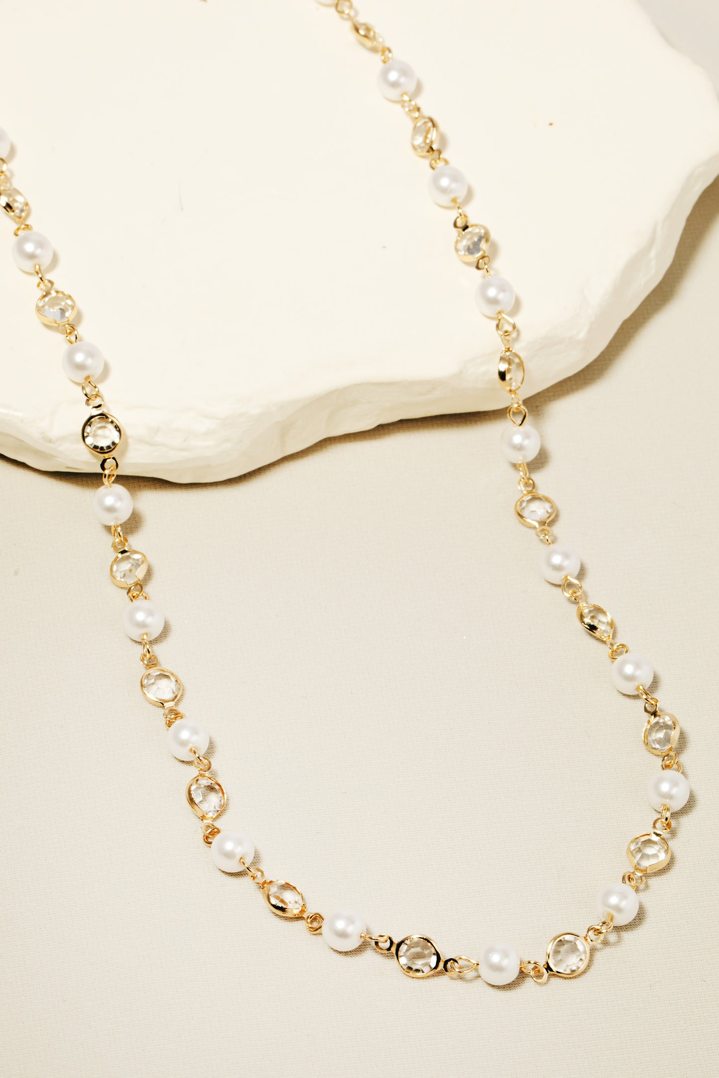 PEARL AND RHINESTONE BEADED NECKLACE