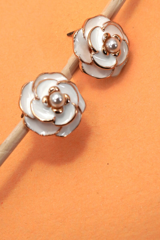 WHITE & GOLD FLOWER STUDS