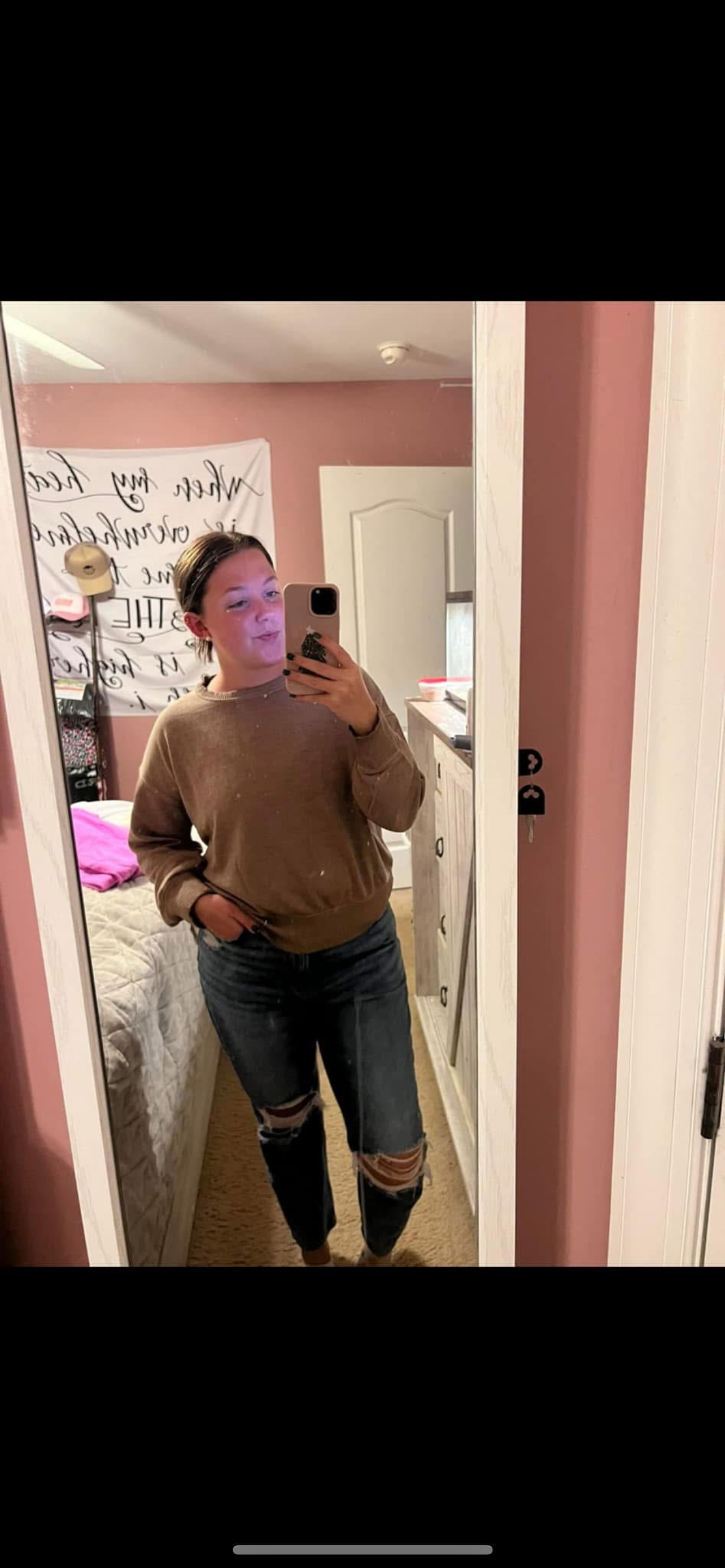 GLORIA CREWNECK