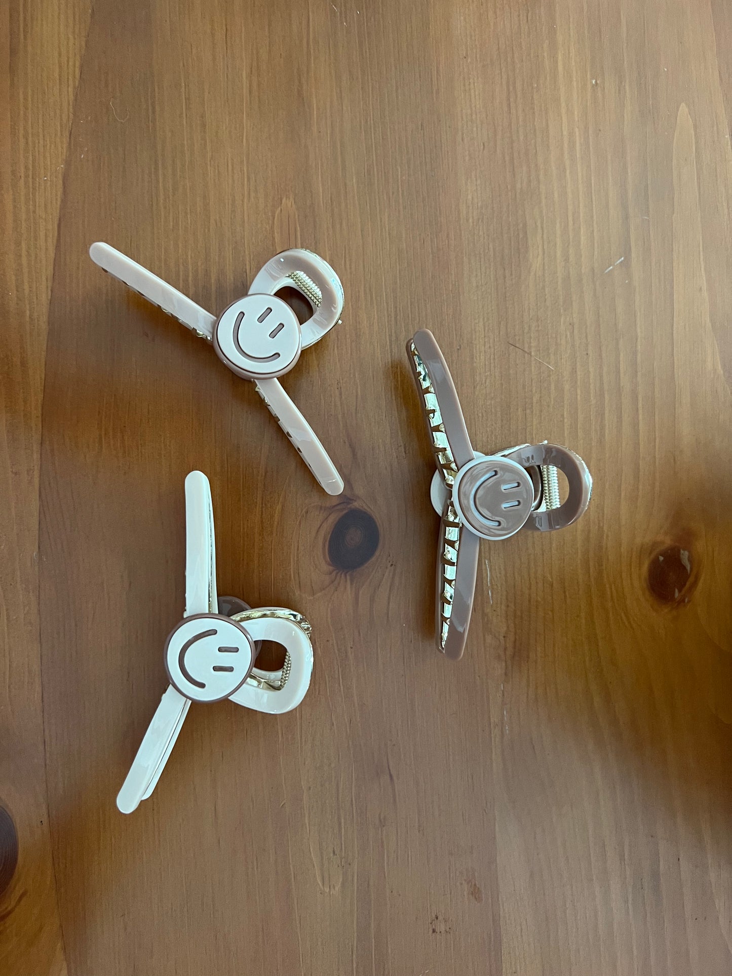 Neutral Smiley Hair Clips