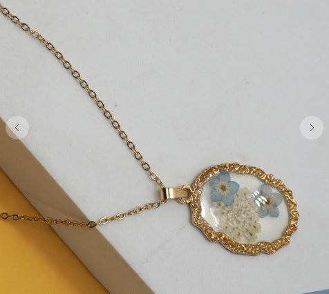 Pressed Flower Necklace - Oval