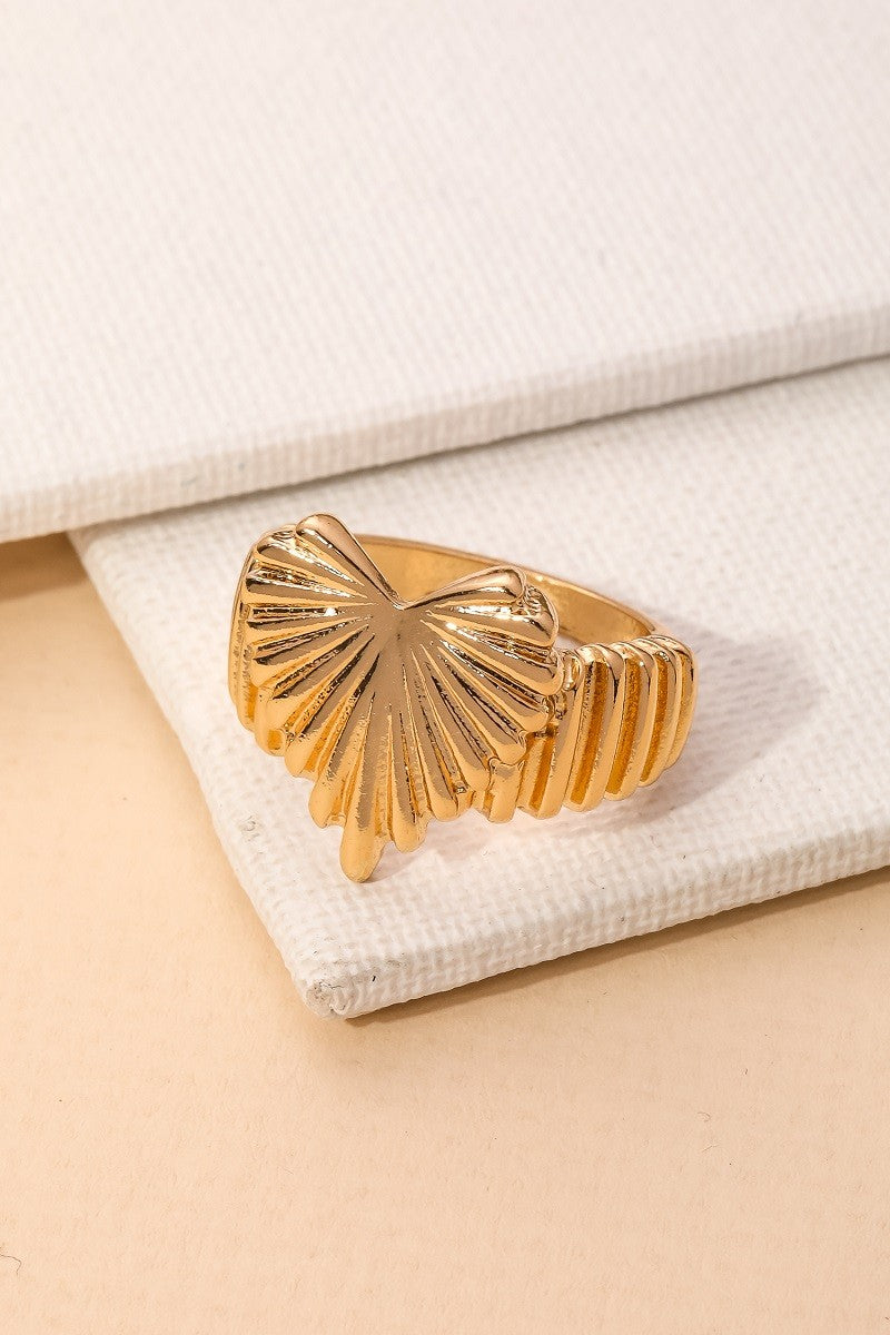 Ribbed Heart Ring