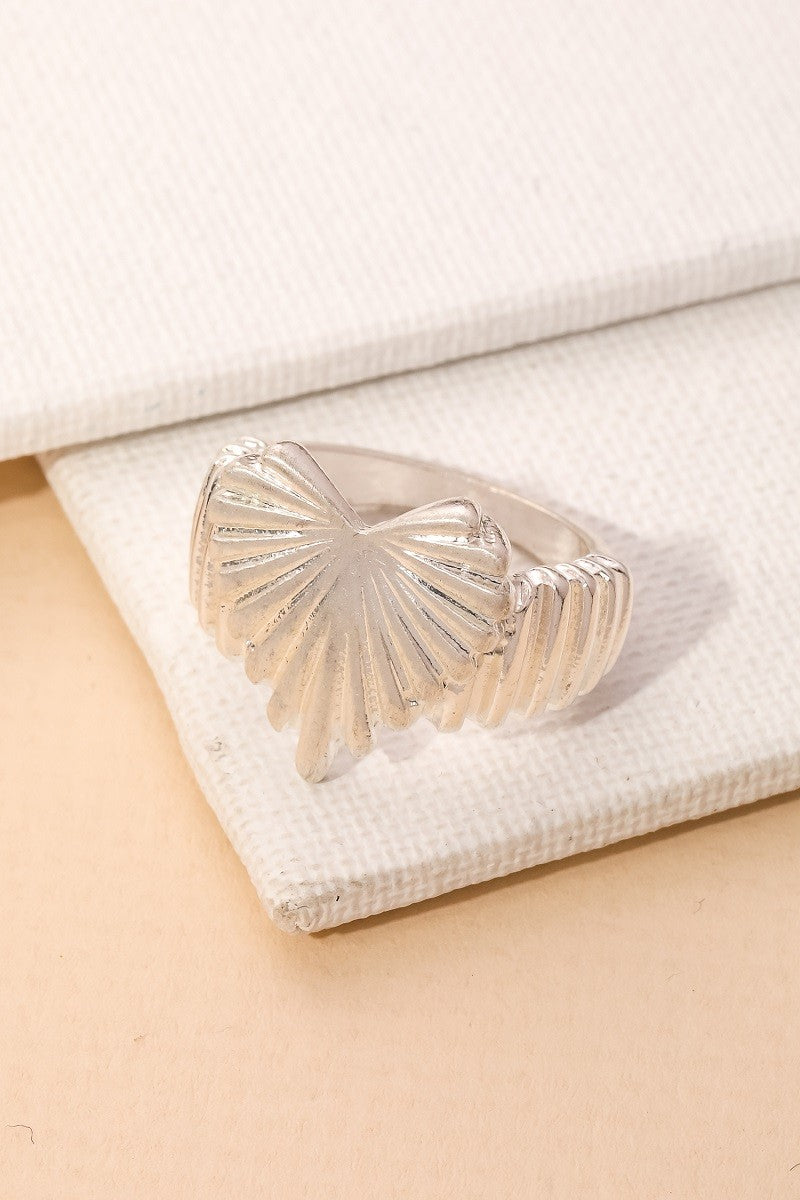 Ribbed Heart Ring