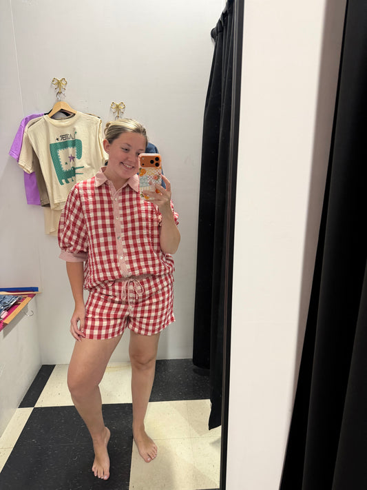 Checkin Out Shorts - Red