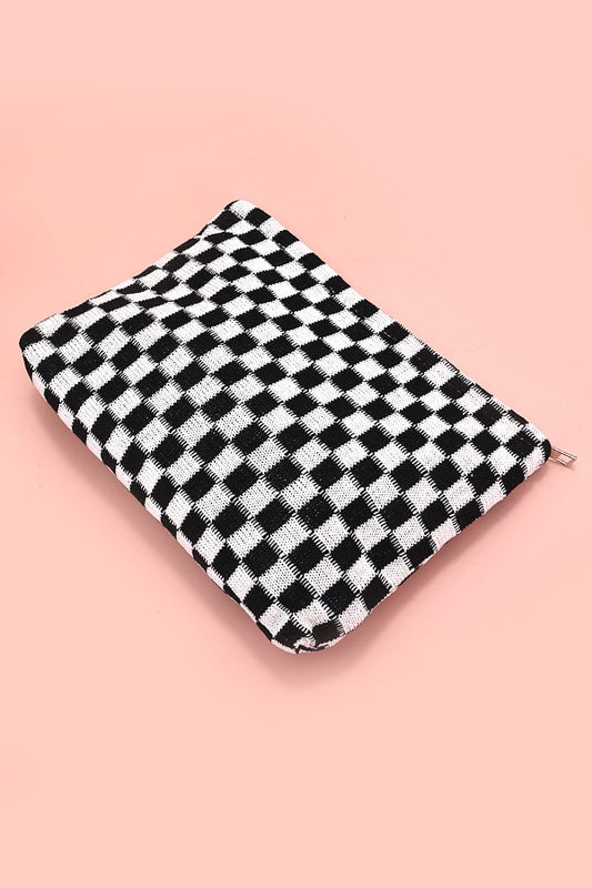 CHECKERED TRAVEL POUCH