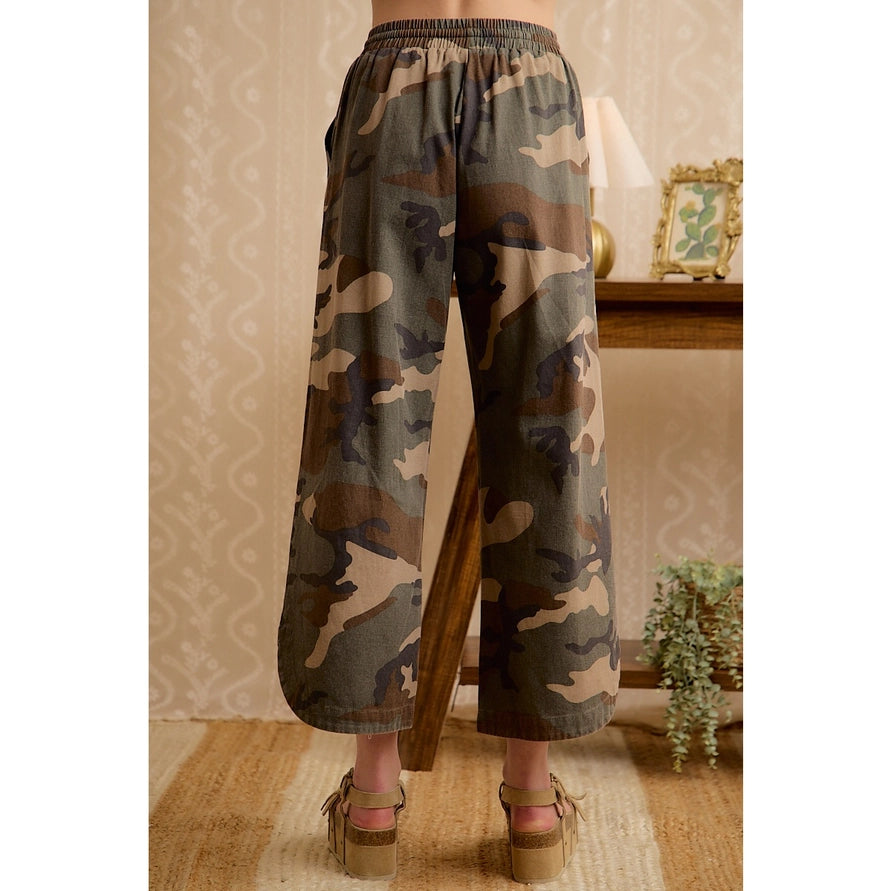 CAMO CURVED SIDE SEAM DRAWSTRING PANTS