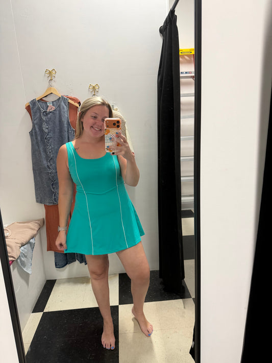 BACK PLEAT DETAIL ACTIVE MINI DRESS
