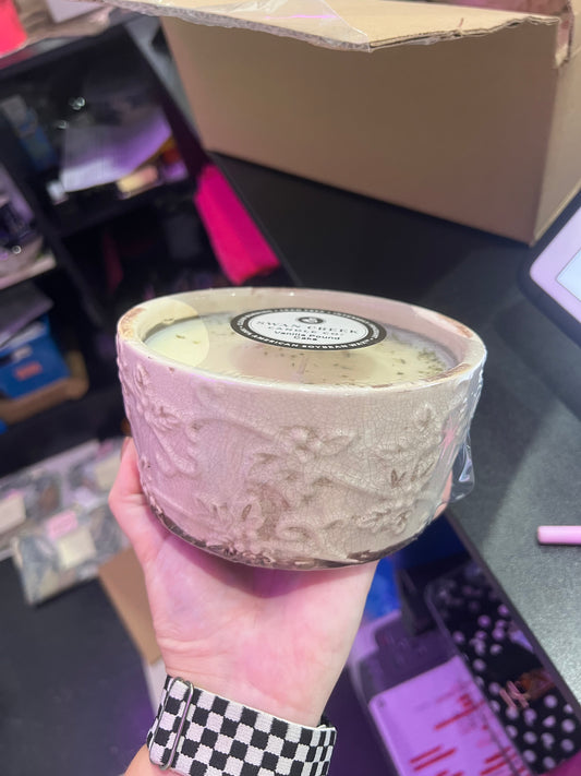 Swan Creek Candles - Holiday White Large Bowl - Vanilla Pound Cake