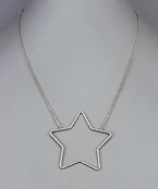 TEXTURED STAR NECKLACE - SILVER
