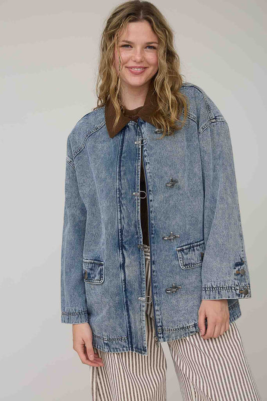 Contrast Collar & Hook Latch Denim Jacket