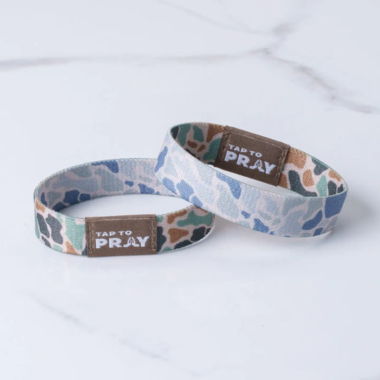 Versible Tap to Pray Bracelet - River Rock Camo
